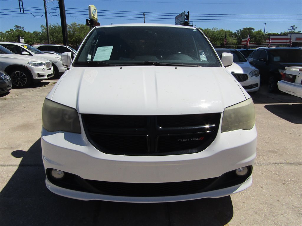 2014 Dodge Grand Caravan SXT photo