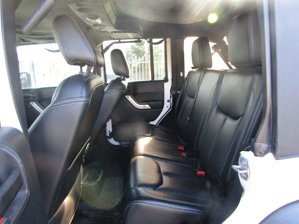 2017 Jeep Wrangler Unlimited Sahara photo