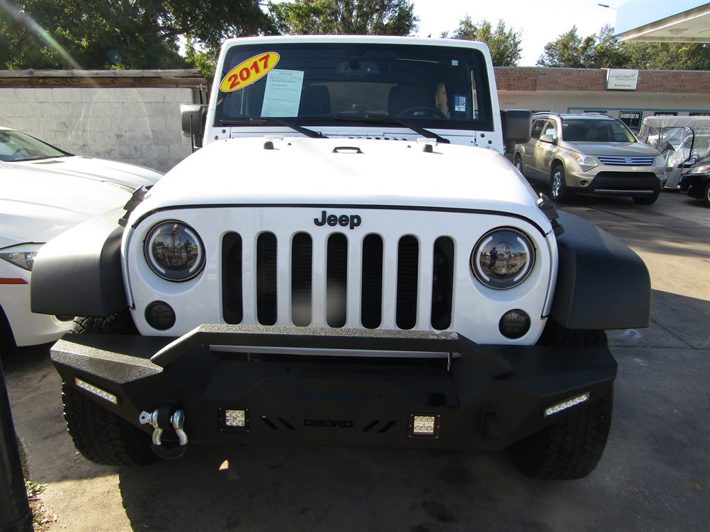 2017 Jeep Wrangler Unlimited Sahara photo