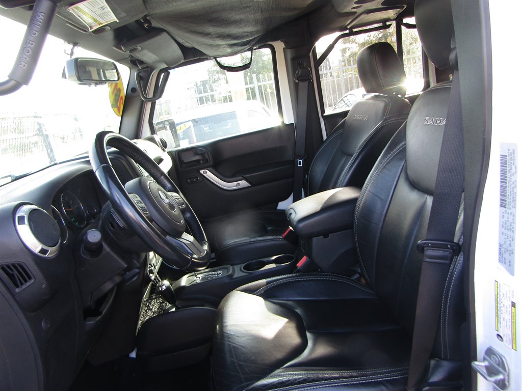 2017 Jeep Wrangler Unlimited Sahara photo