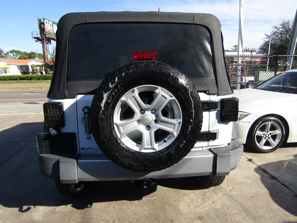 2017 Jeep Wrangler Unlimited Sahara photo