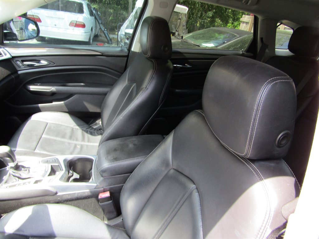 2012 Cadillac SRX photo