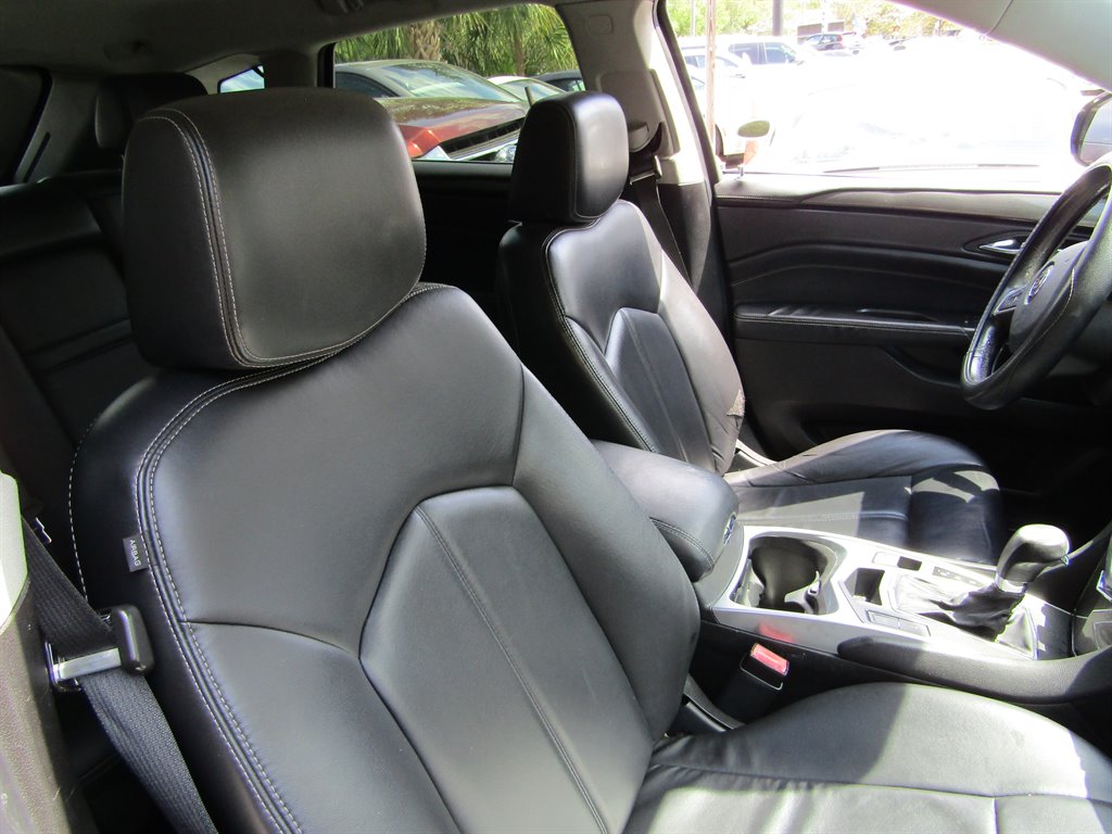 2012 Cadillac SRX photo