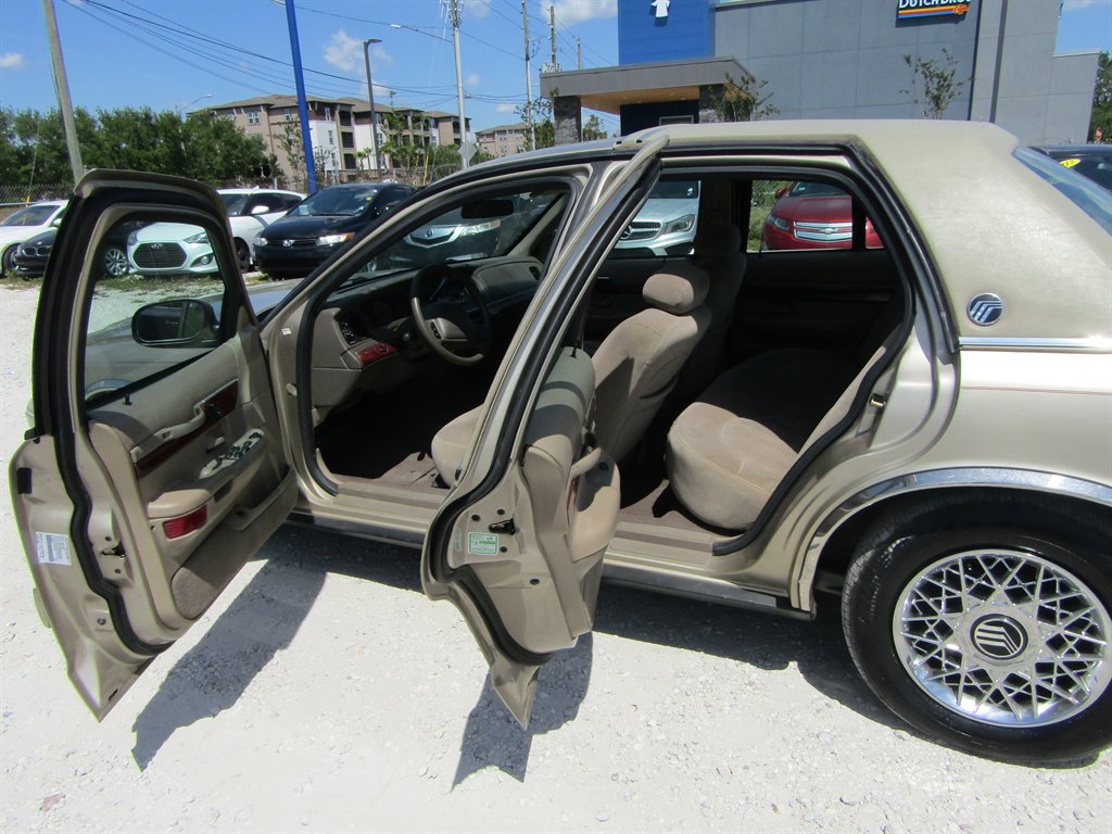 2000 Mercury Grand Marquis GS photo