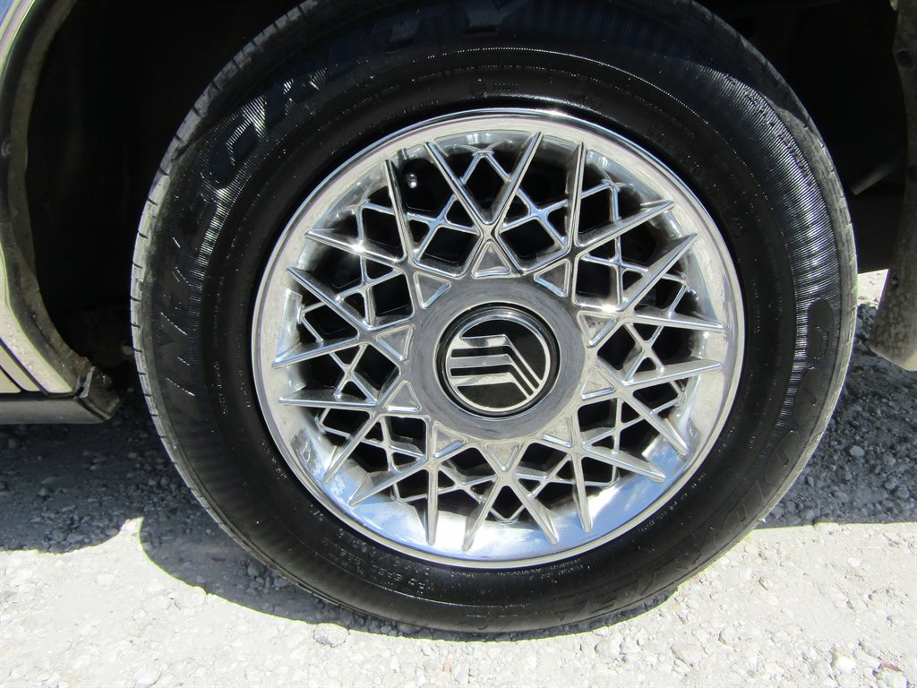2000 Mercury Grand Marquis GS photo
