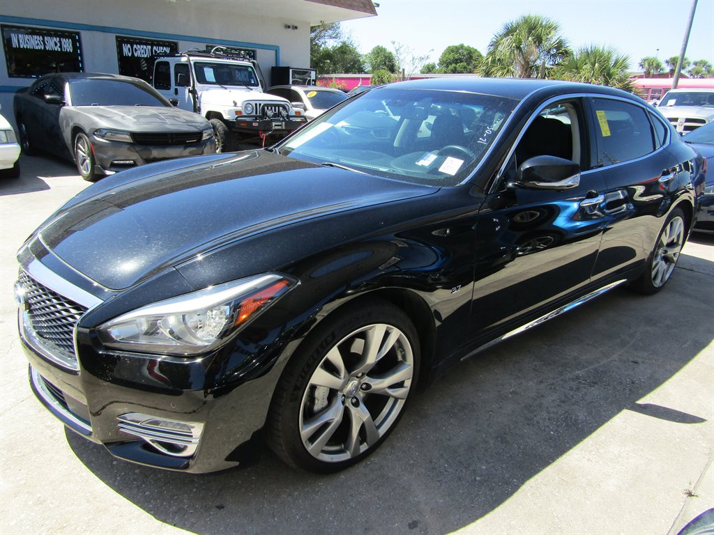 2016 Infiniti Q70L 3.7 photo