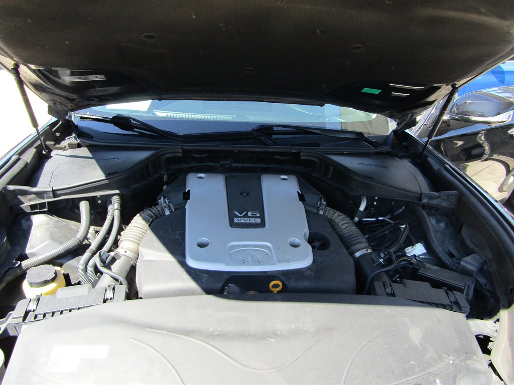 2016 Infiniti Q70L 3.7 photo