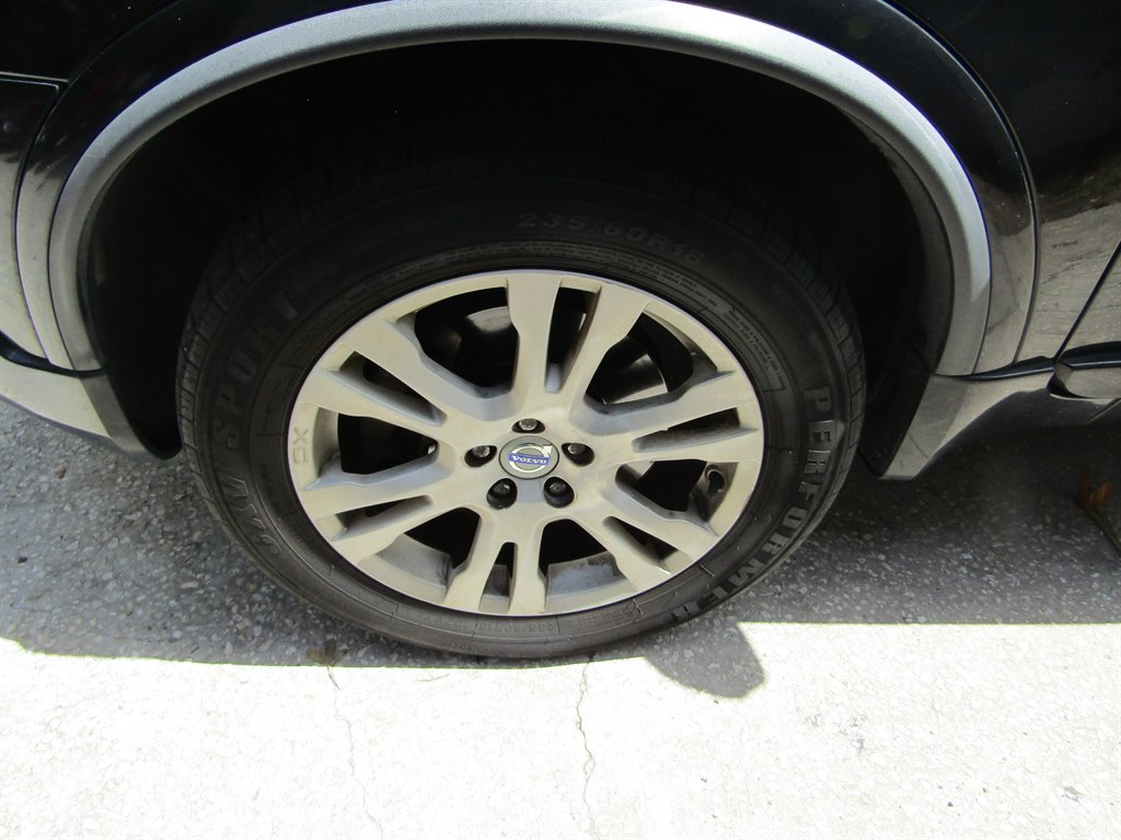 2013 Volvo XC90 - $5,500