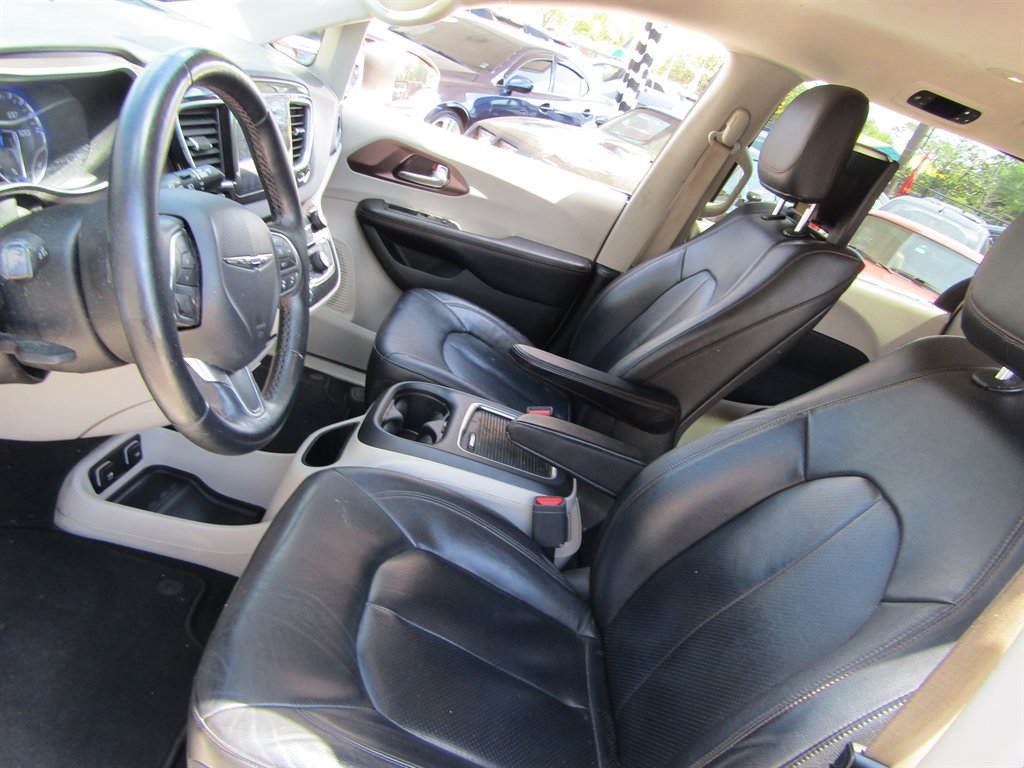 2017 Chrysler Pacifica - $10,999