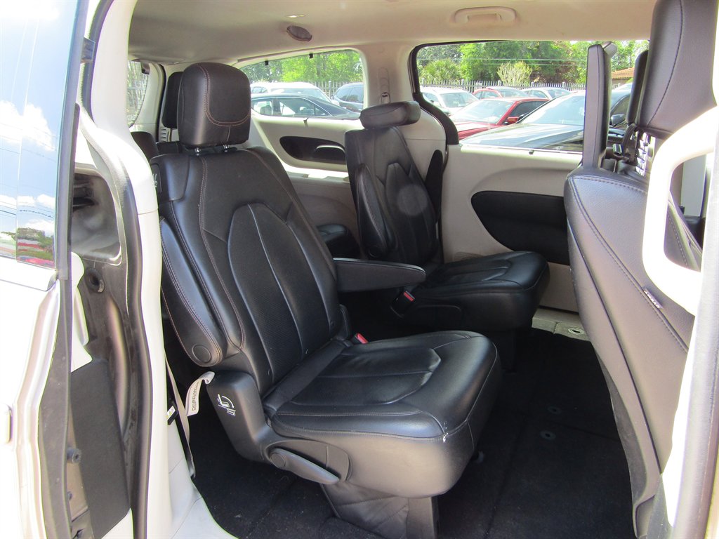 2017 Chrysler Pacifica - $10,999