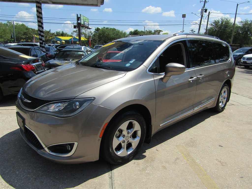 2017 Chrysler Pacifica - $10,999