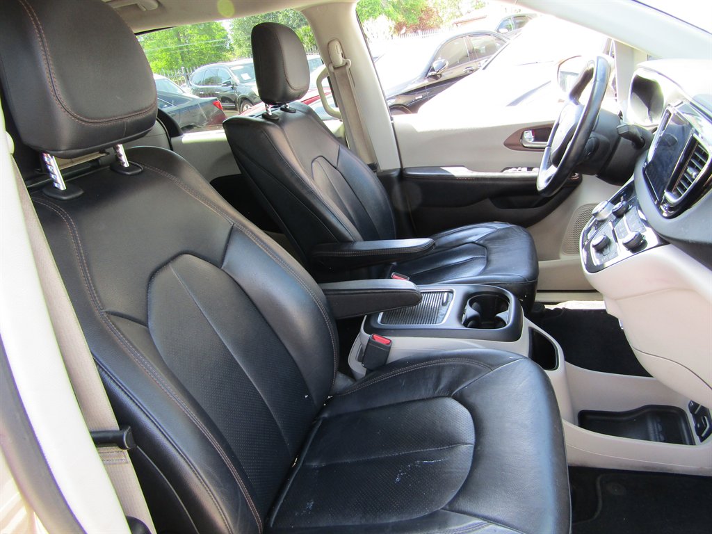 2017 Chrysler Pacifica - $10,999