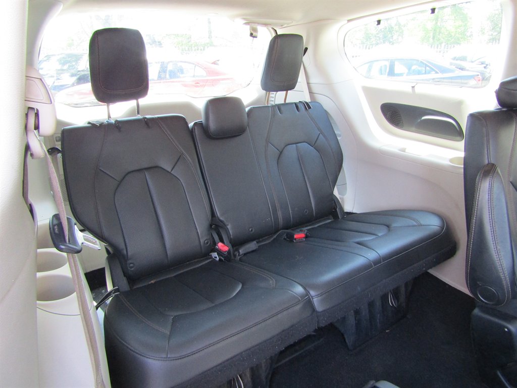 2017 Chrysler Pacifica - $10,999