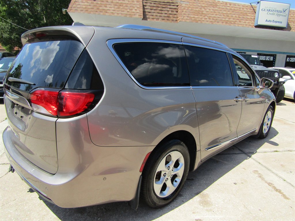 2017 Chrysler Pacifica - $10,999