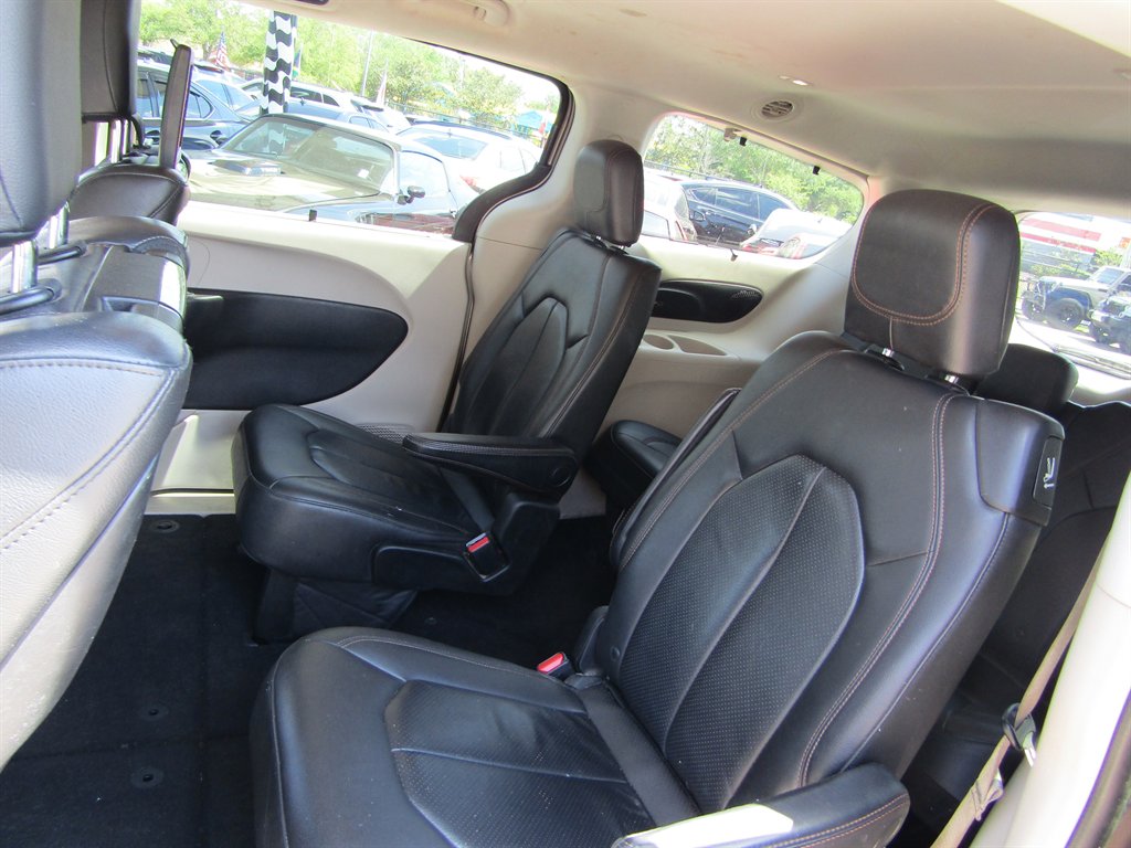 2017 Chrysler Pacifica - $10,999