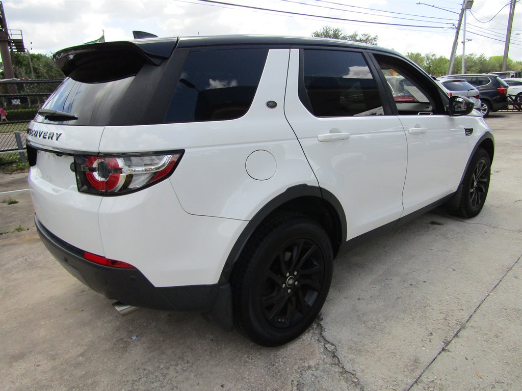 2017 Land Rover Discovery - $11,999