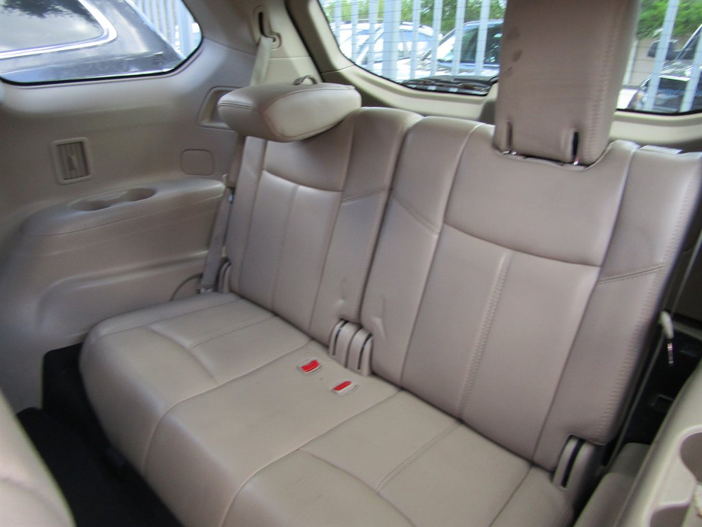 2017 Nissan Pathfinder - $7,000
