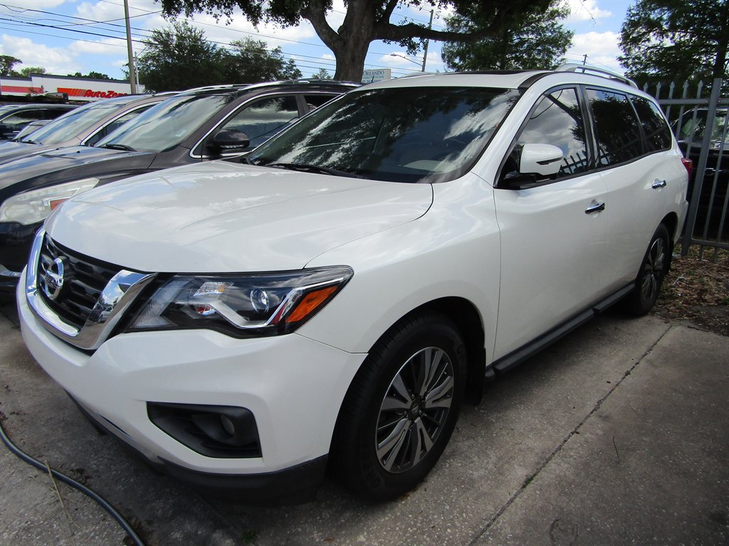 2017 Nissan Pathfinder - $7,000