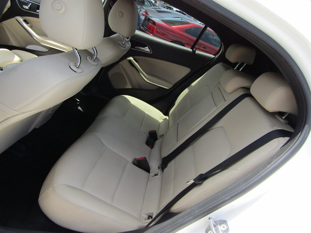 2020 Mercedes-Benz GLA - $20,500