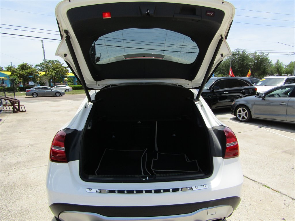 2020 Mercedes-Benz GLA - $20,500