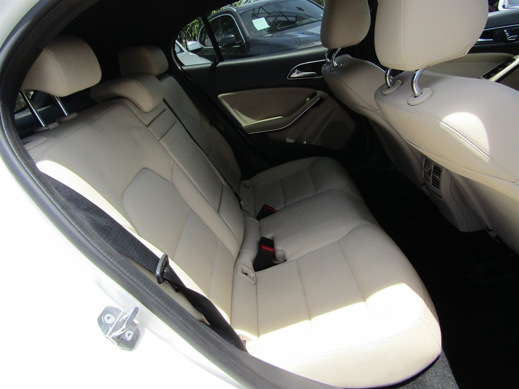 2020 Mercedes-Benz GLA - $20,500