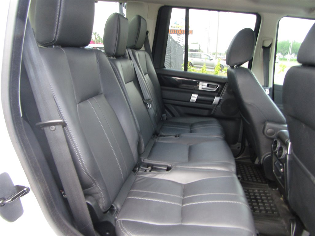 2015 Land Rover LR4 HSE photo