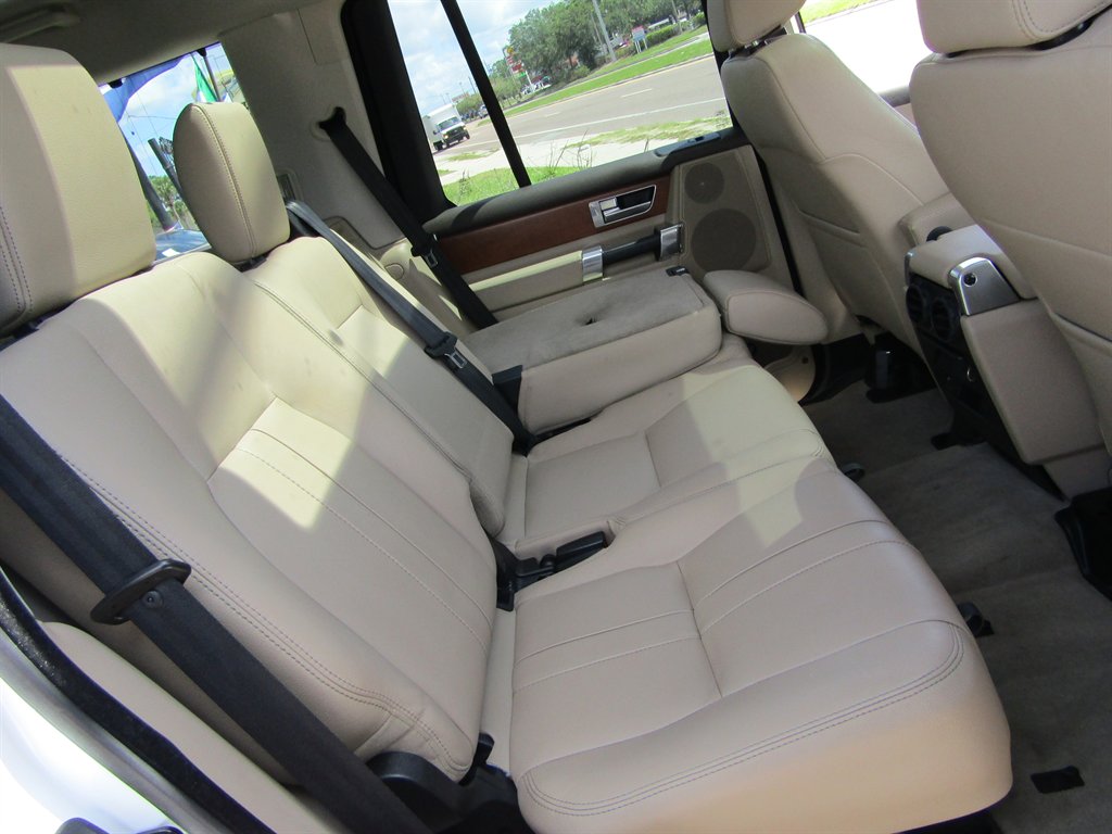 2015 Land Rover LR4 - $11,999