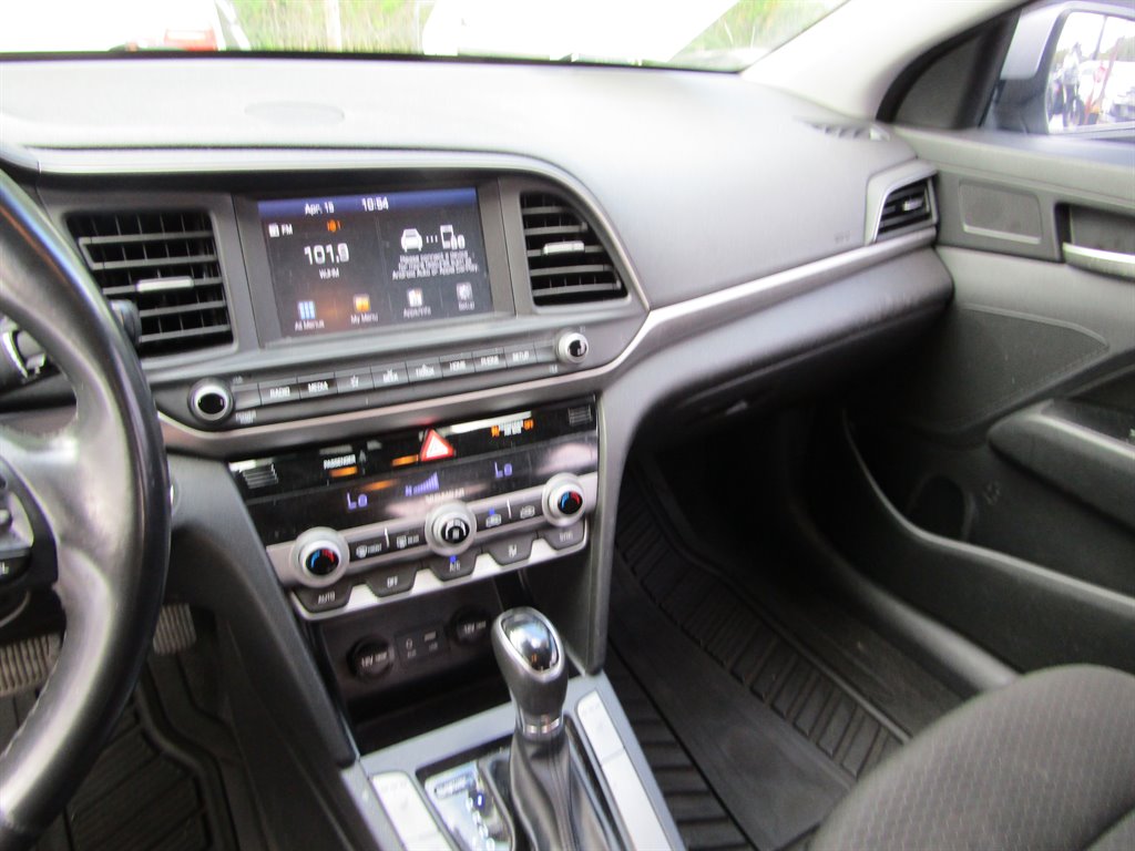 2019 Hyundai Elantra Limited photo