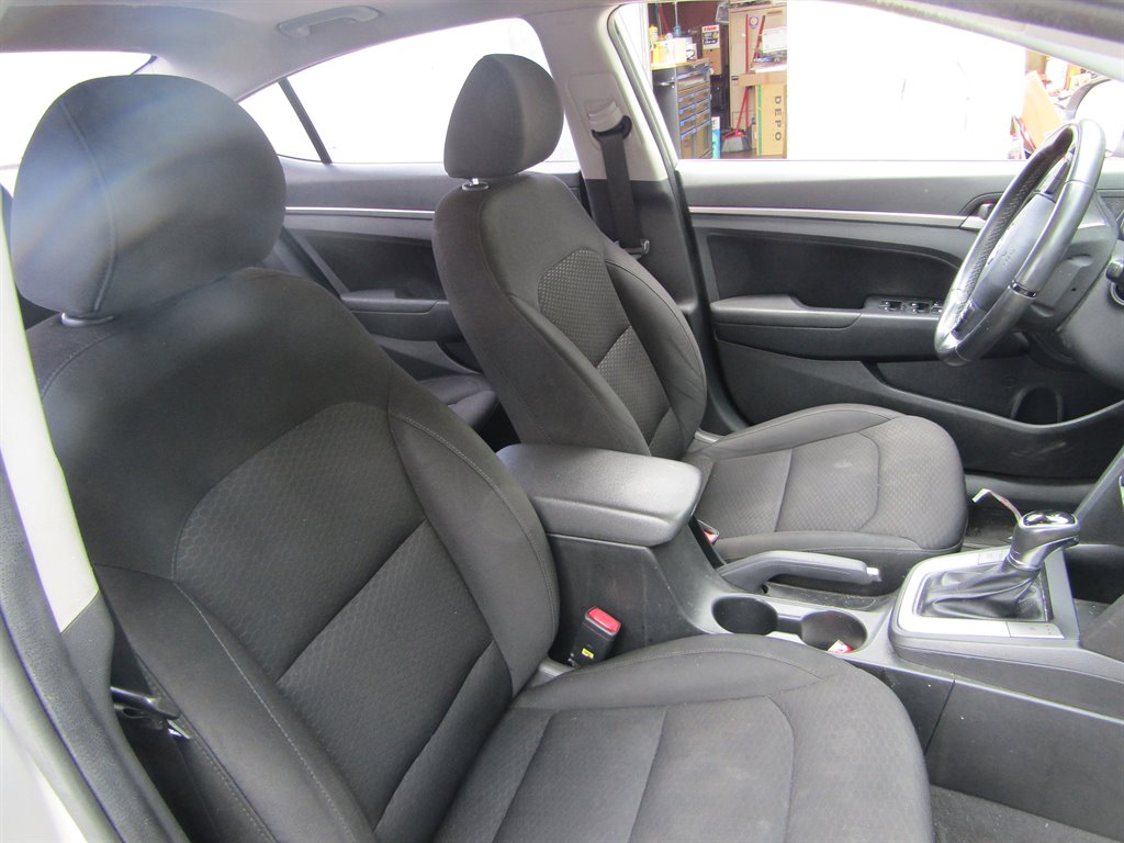 2019 Hyundai Elantra Limited photo