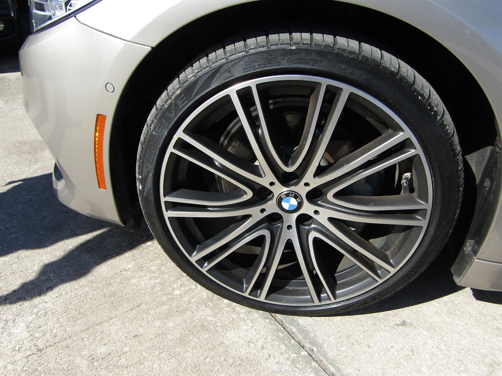 2017 BMW 5-Series 540i photo
