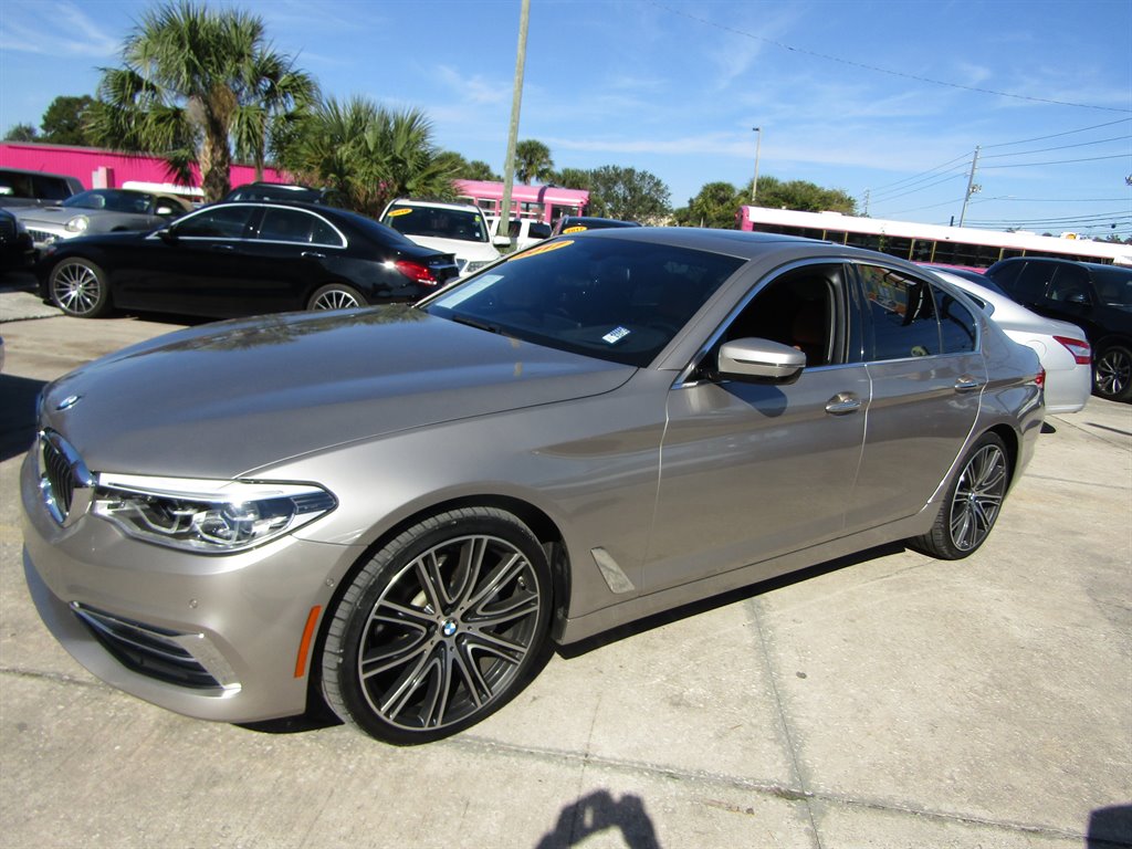 2017 BMW 5-Series 540i photo