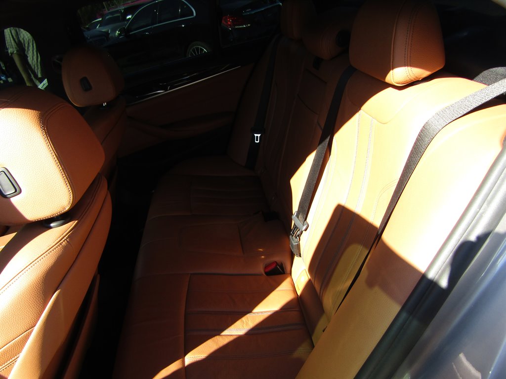 2017 BMW 5-Series 540i photo