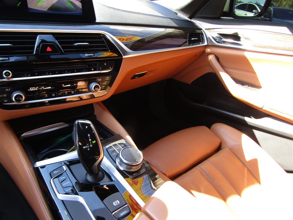2017 BMW 5-Series 540i photo