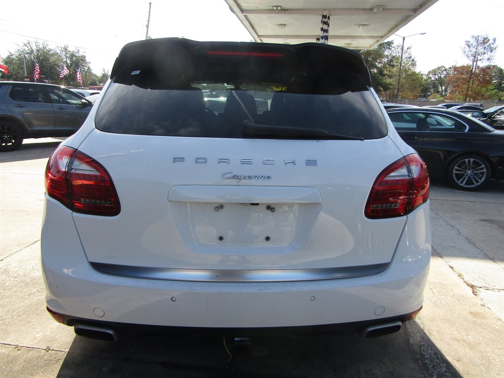 2014 Porsche Cayenne photo
