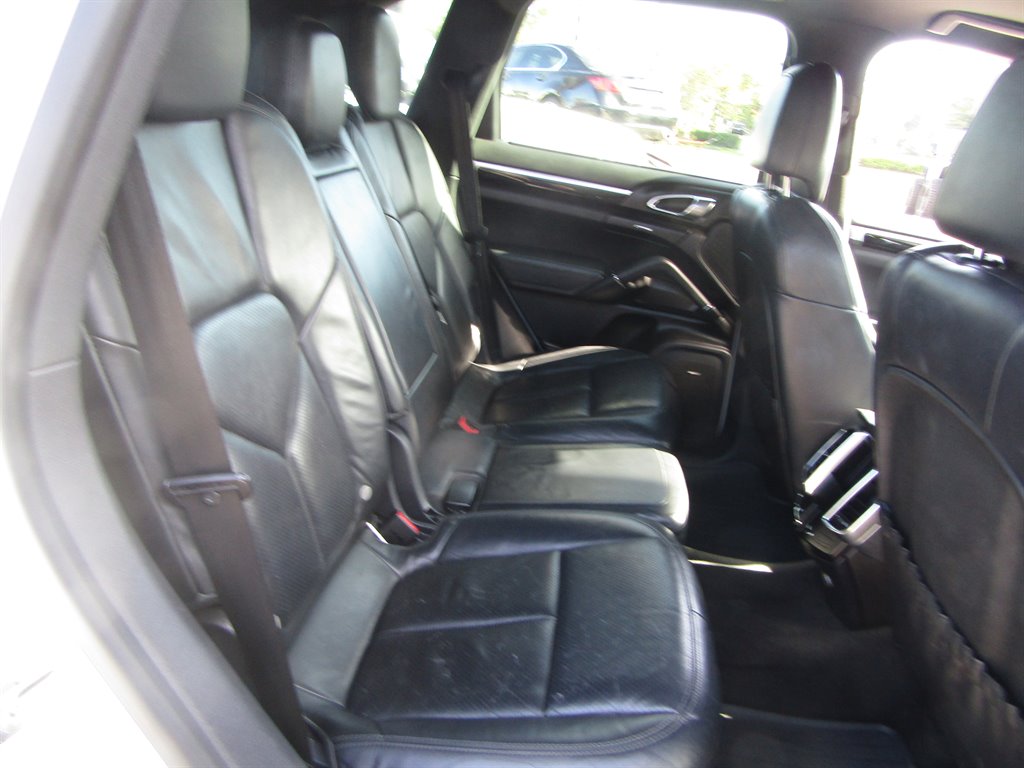 2014 Porsche Cayenne photo