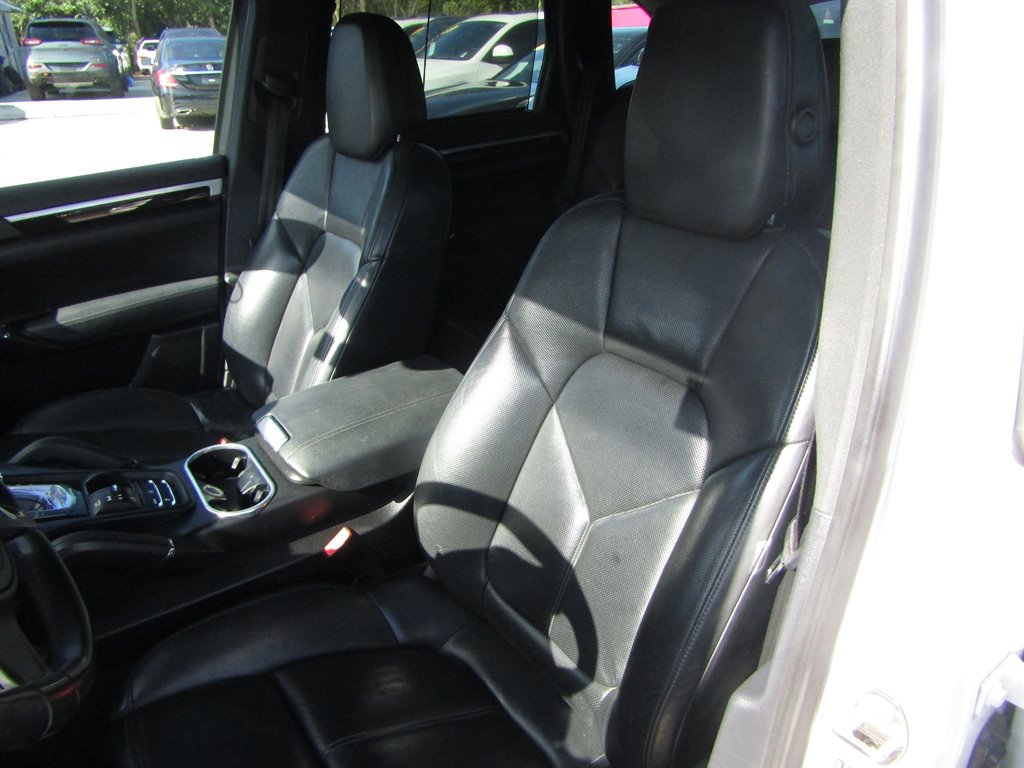 2014 Porsche Cayenne photo