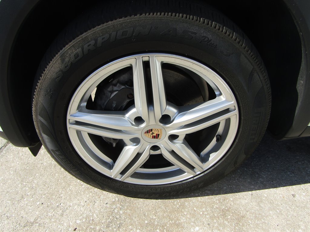 2014 Porsche Cayenne photo