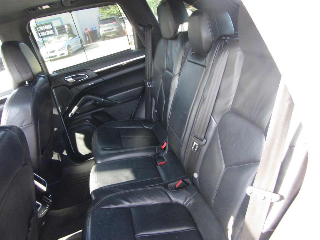 2014 Porsche Cayenne photo