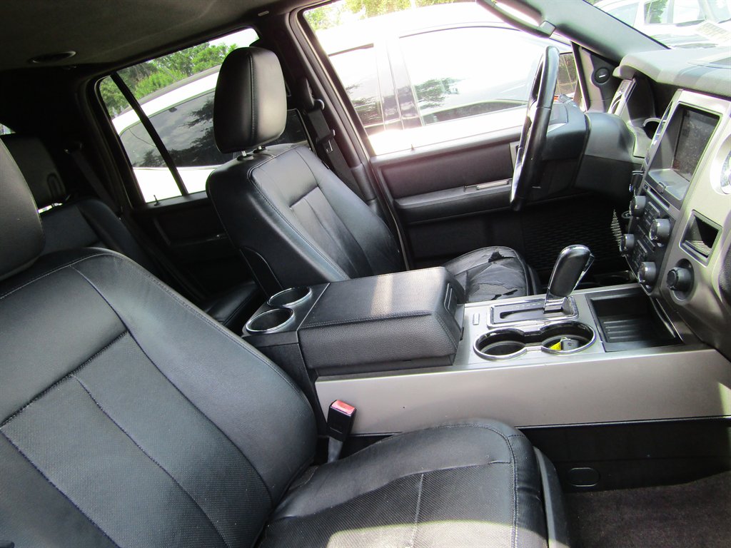 2017 Ford Expedition - $12,999