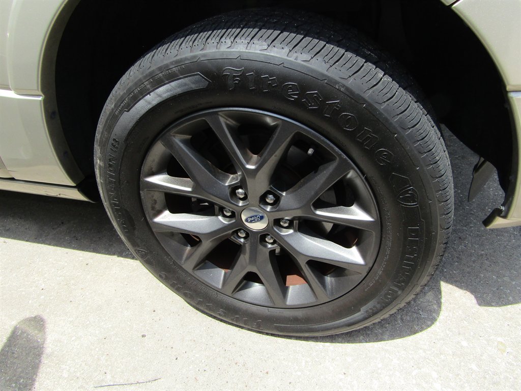 2017 Ford Expedition - $12,999