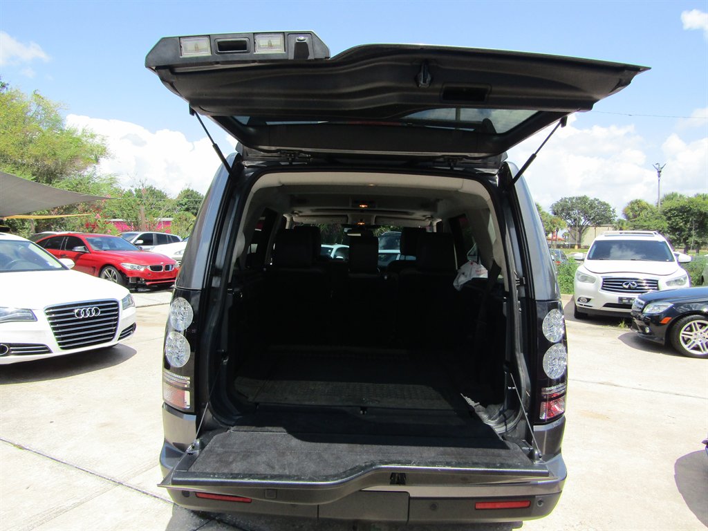 2016 Land Rover LR4 - $10,999