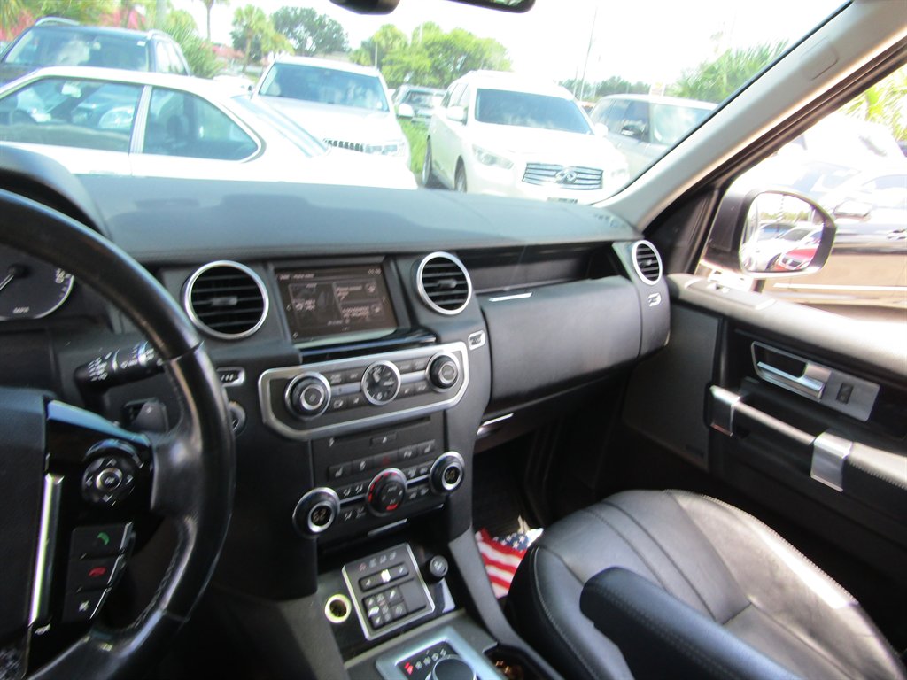 2016 Land Rover LR4 - $10,999