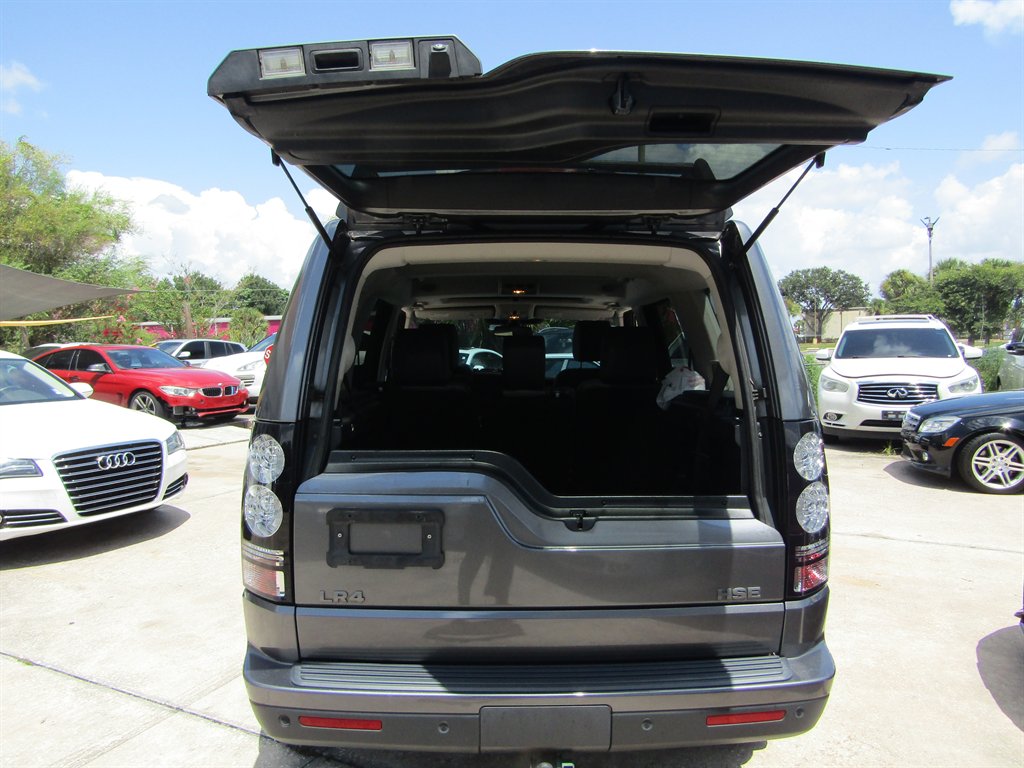 2016 Land Rover LR4 - $10,999