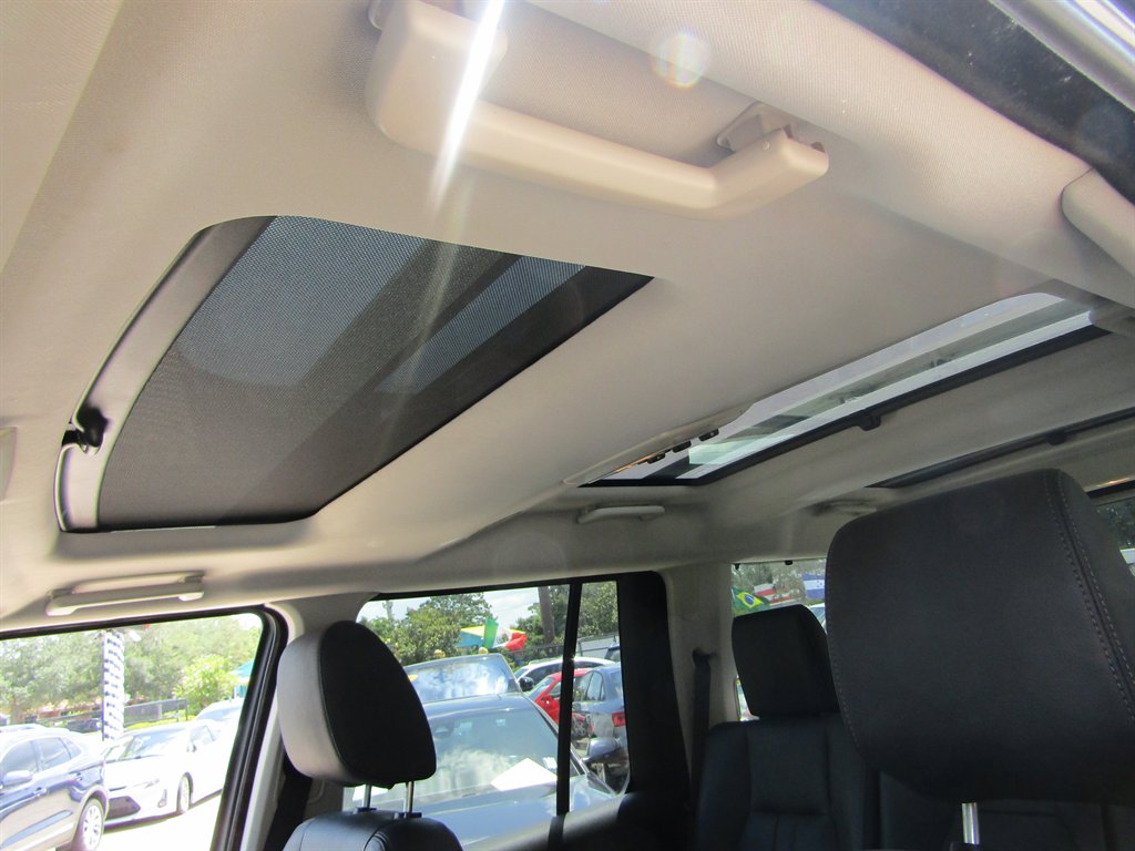 2016 Land Rover LR4 - $10,999