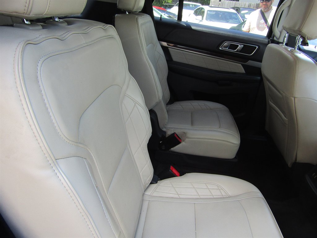 2017 Ford Explorer - $10,999