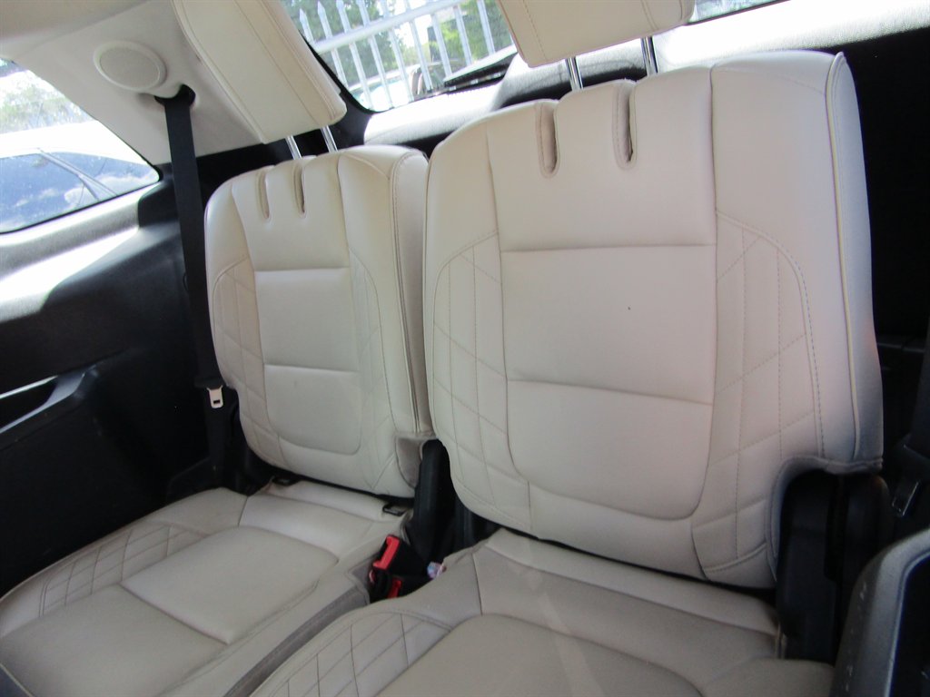 2017 Ford Explorer - $10,999