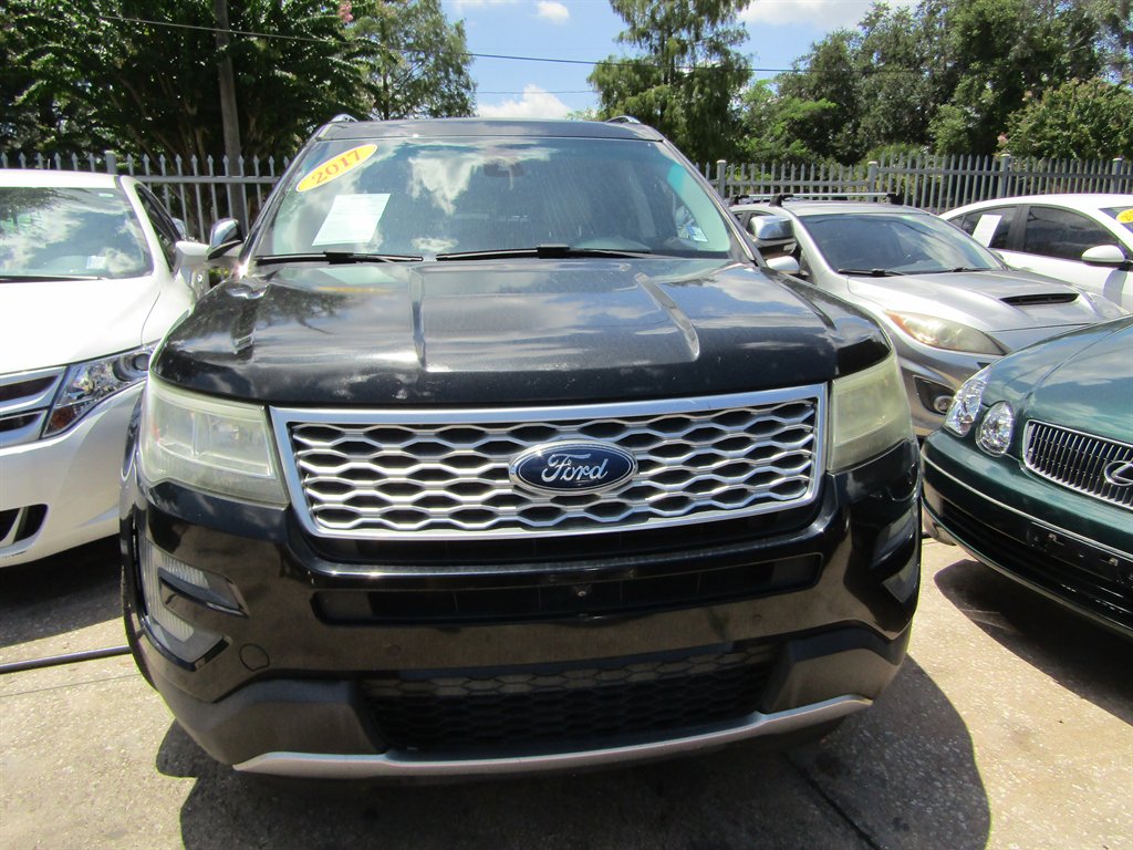 2017 Ford Explorer - $10,999