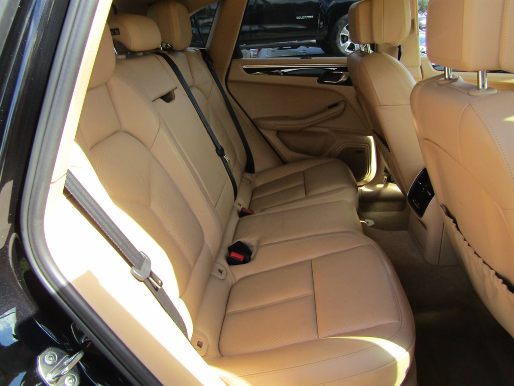 2016 Porsche Macan S photo