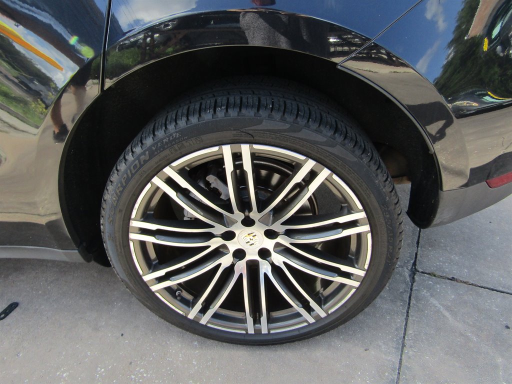2016 Porsche Macan S photo