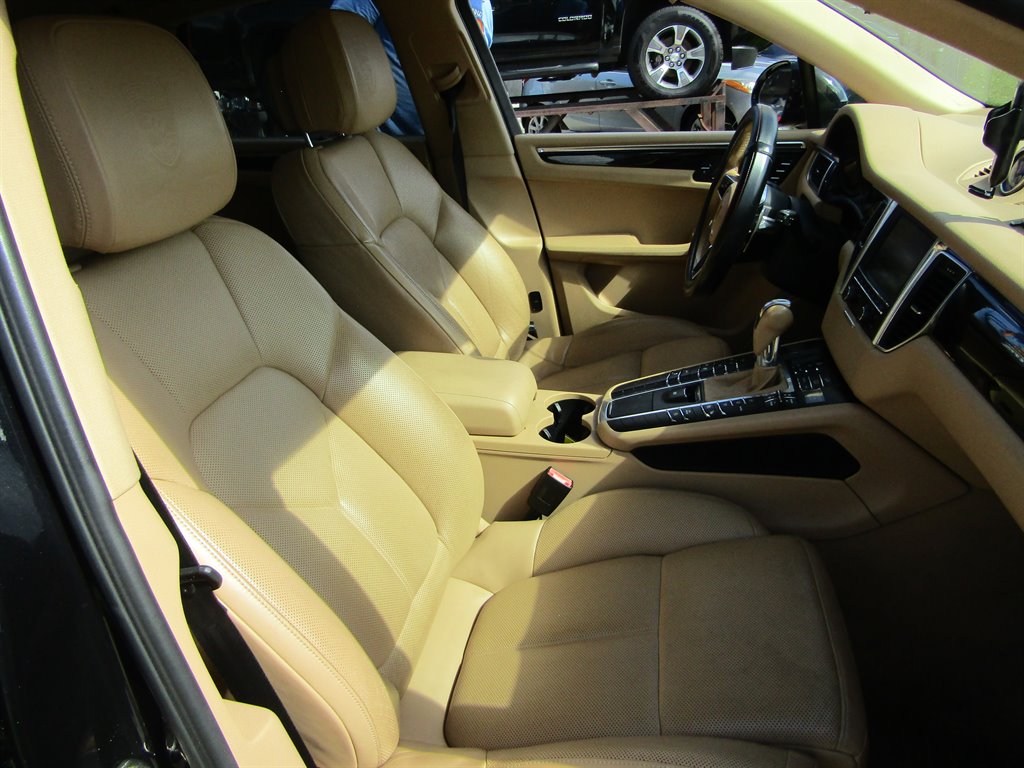 2016 Porsche Macan S photo